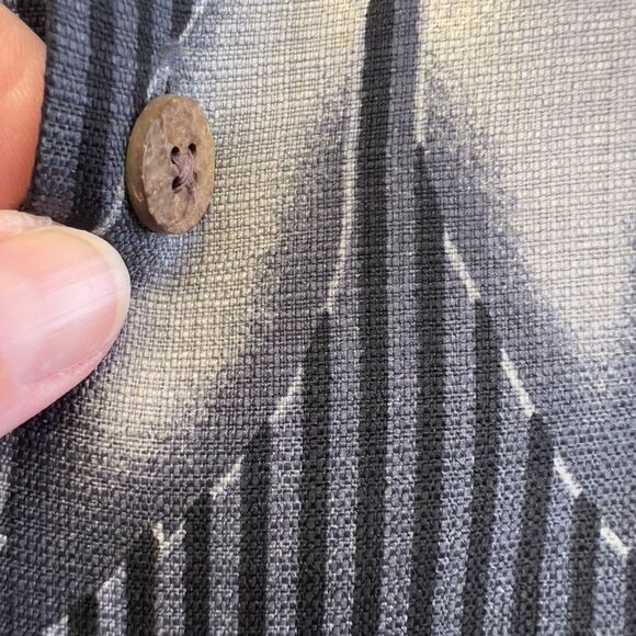 Xl Tommy Bahama | 100% Silk Button Down Hawaiian Shirt - Picture 9 of 15